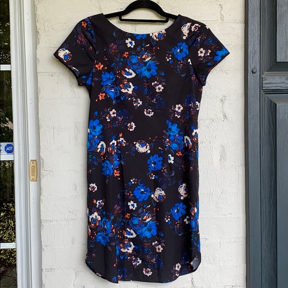 Yumi Kim Dresses & Skirts - Yumi Kim black floral sheath dress